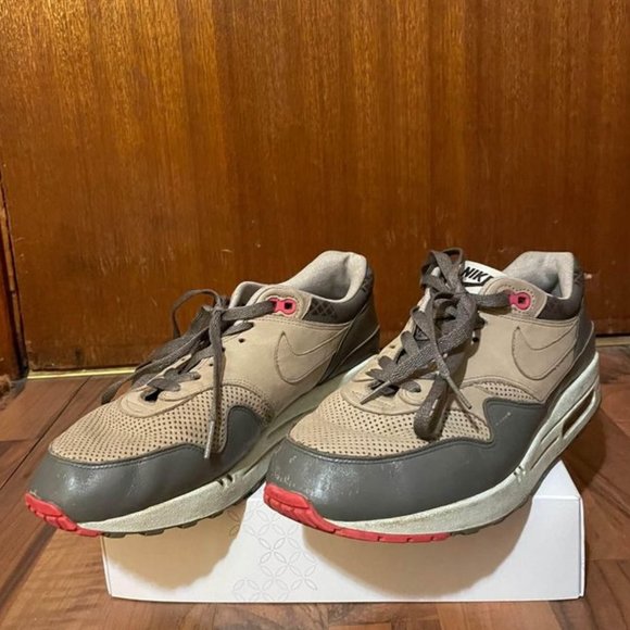 Rare Nike Air Max 1s! Best price you’ll find! Premium Chino Pink 2007 Size 9 men - Picture 1 of 4